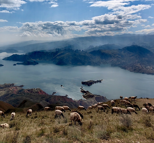 色彩繪風(fēng)景丨來青海化隆感受碧水丹山